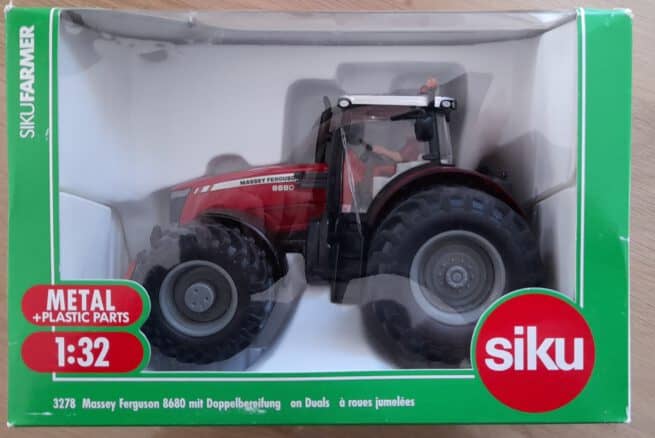 Massey Ferguson 8680 met Dubbellucht