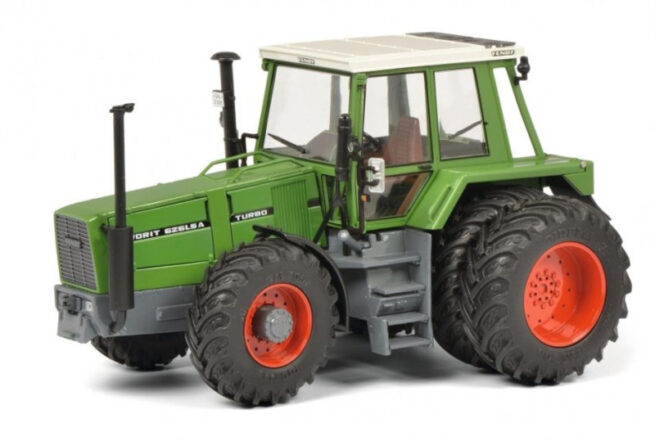 Fendt Favorit 626 LSA met Dubbellucht