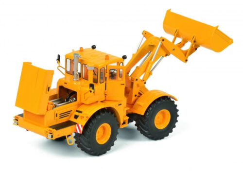 Kirovets K-700 M Shovel