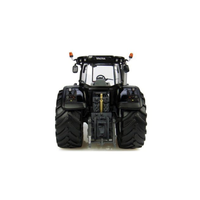 Valtra S Serie Zwart met Trelleborg Banden