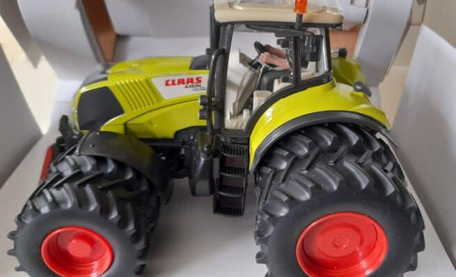 Claas Axion 840 met Dubbellucht