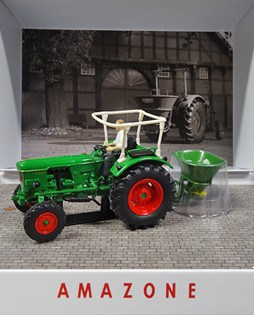 Deutz D 6005 met Amazone ZA Kunstmeststrooier