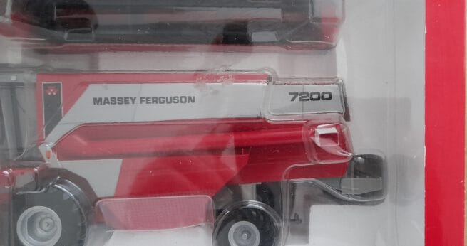 Massey Ferguson 7200 Combine