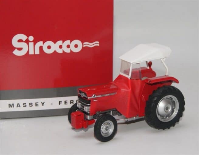 Massey Ferguson 135 met Rood Witte Sirocco Cabine UH5292