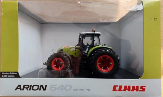 Claas Arion 640 met Dubbellucht