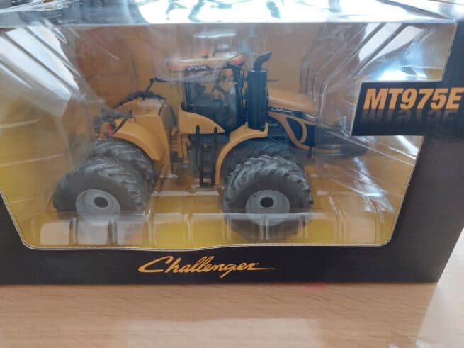 Challenger MT975E