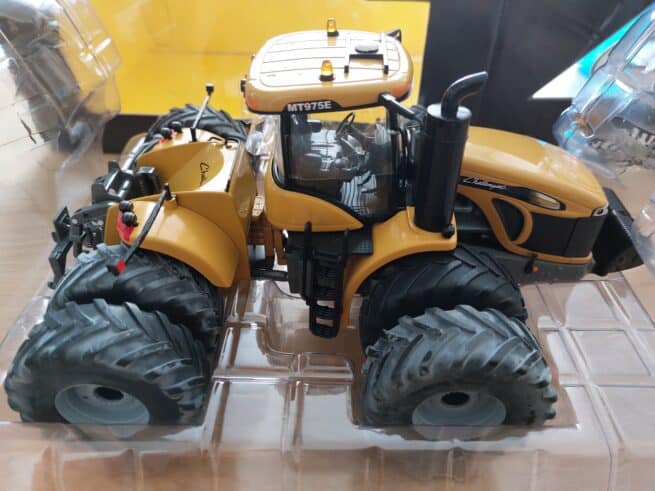 Challenger MT975E