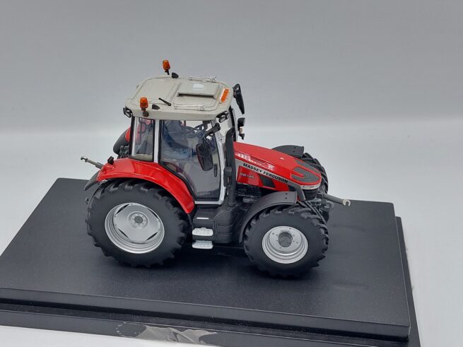 Massey Ferguson 5S.145 (Verbouwd)