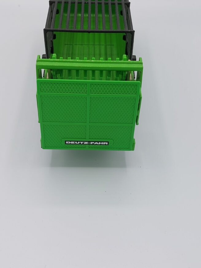 Deutz Fahr FE 570 Opraap-Doseerwagen SK3150