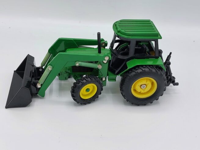 John Deere 3350 met Voorlader (Schade) ERTL5647