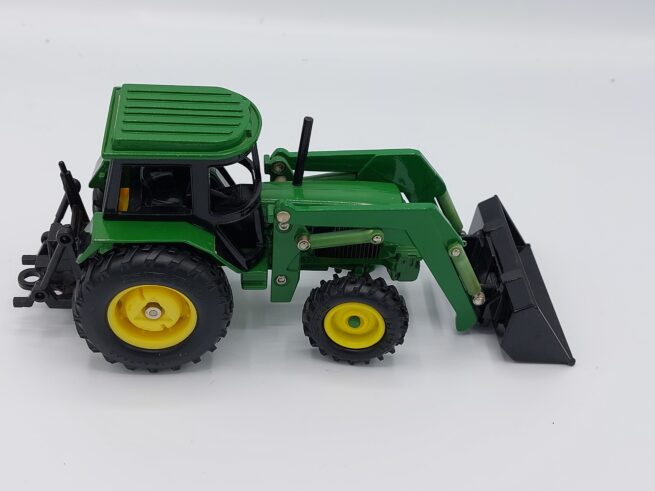 John Deere 3350 met Voorlader (Schade) ERTL5647
