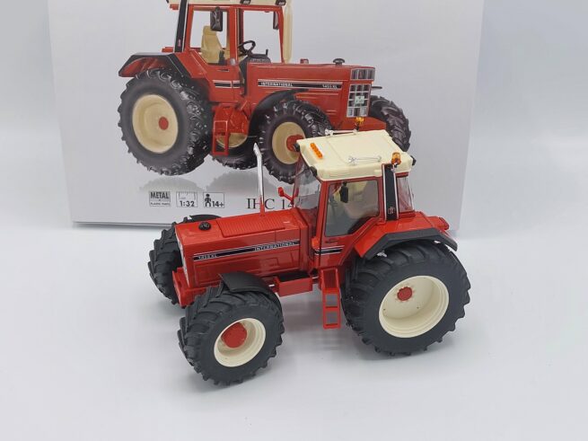 International 1455XL (Verbouwd)