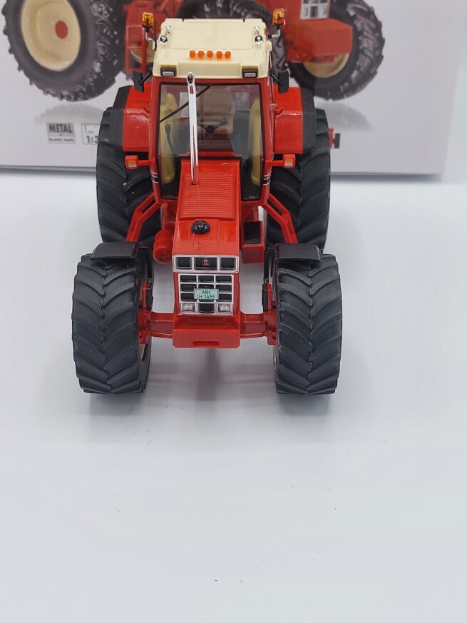 International 1455XL (Verbouwd)