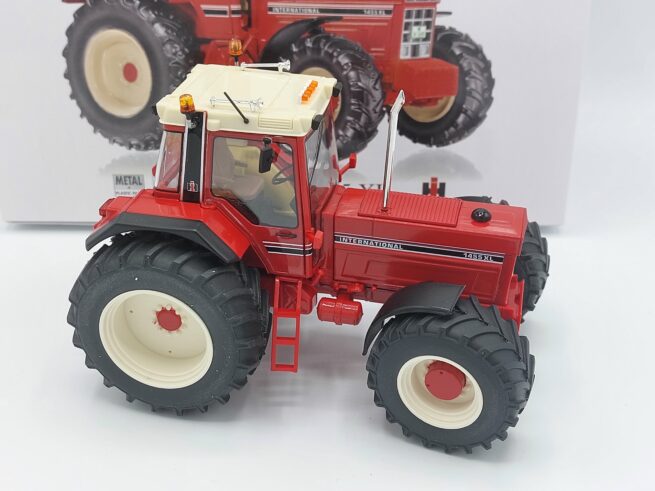International 1455XL (Verbouwd)