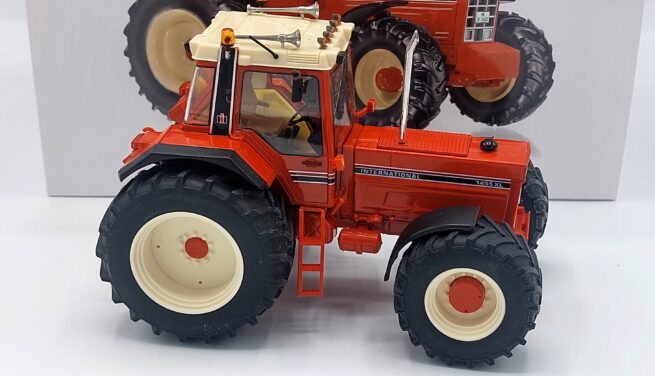 International 1455XL (Verbouwd)