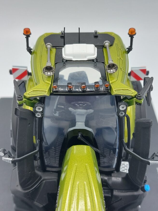 Valtra Q305 Olive Green (Verbouwd)