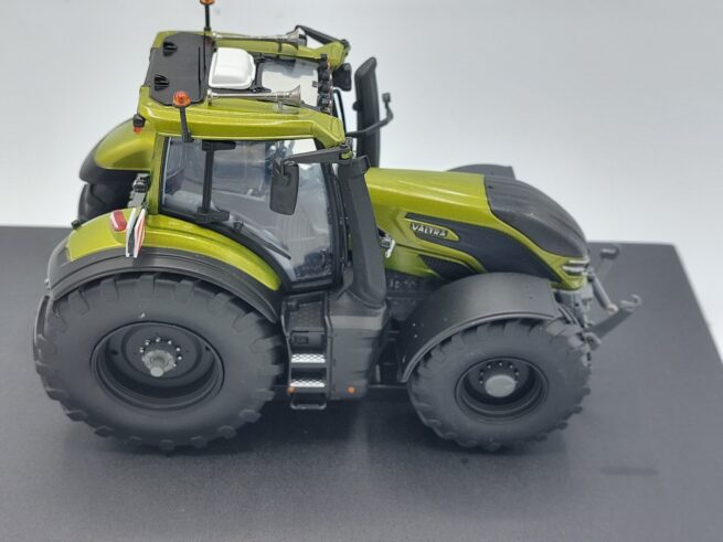 Valtra Q305 Olive Green (Verbouwd)