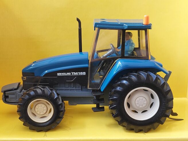 New Holland TM165