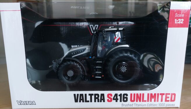 Valtra S416 Brushed Titanium (Agritechnica 2023)