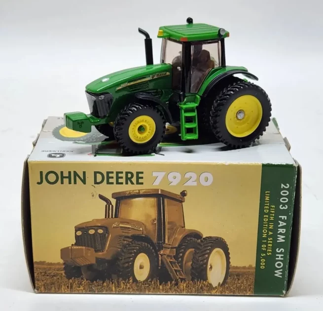 John Deere 7920 Farm Show 2003 ERTL15514A