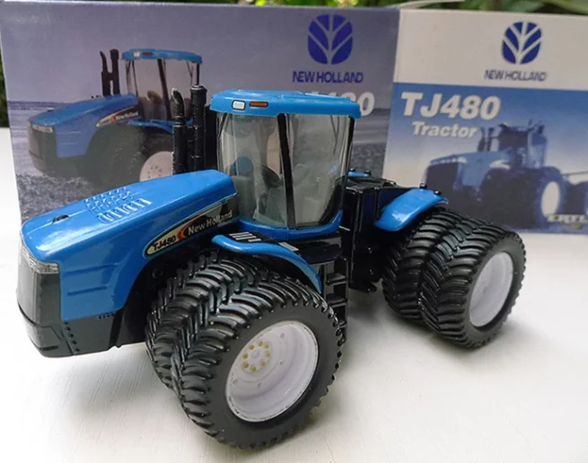 New Holland TJ480 Farm Show 2006 ERTL16150A